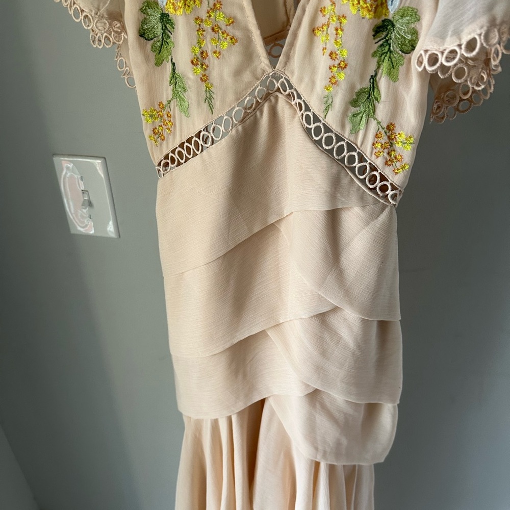 NWT ASOS high low pastel embroidered dress - Picture 5 of 5